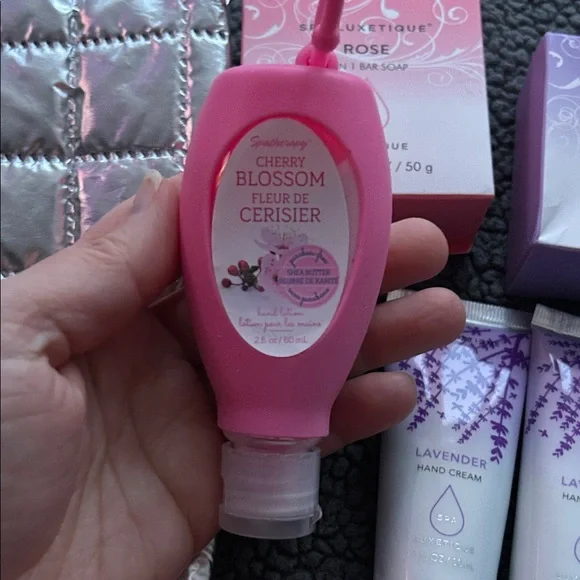 Lavender & Rose Bath Set - Picture 3 of 7